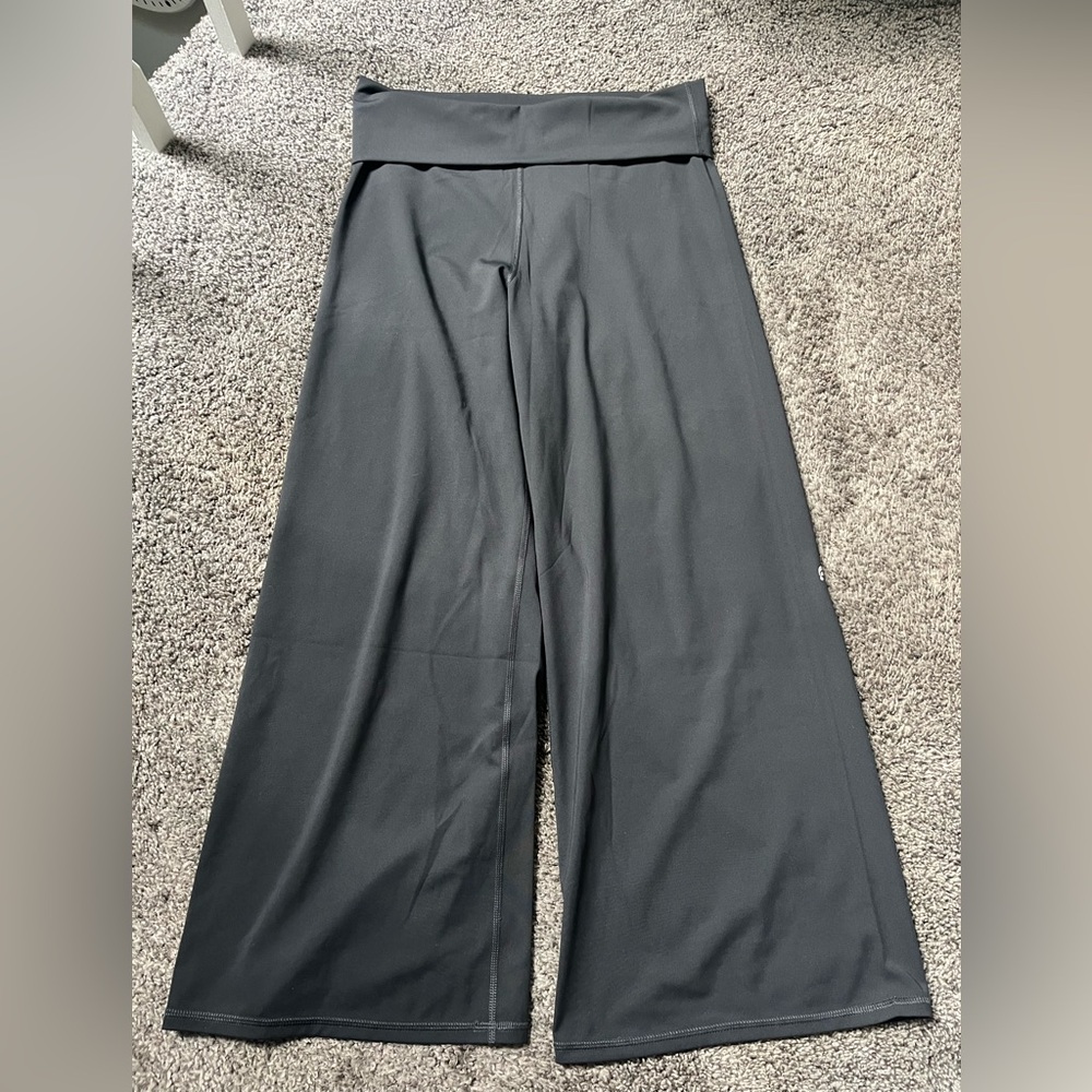 Fabletics PureLuxe Foldover Straight Leg Pant Women’s Size Med Short NWT Black